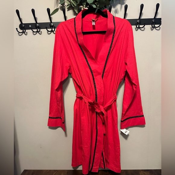 HUE | Intimates & Sleepwear | 53 Hue Robe Red With Black Polka Dots New ...
